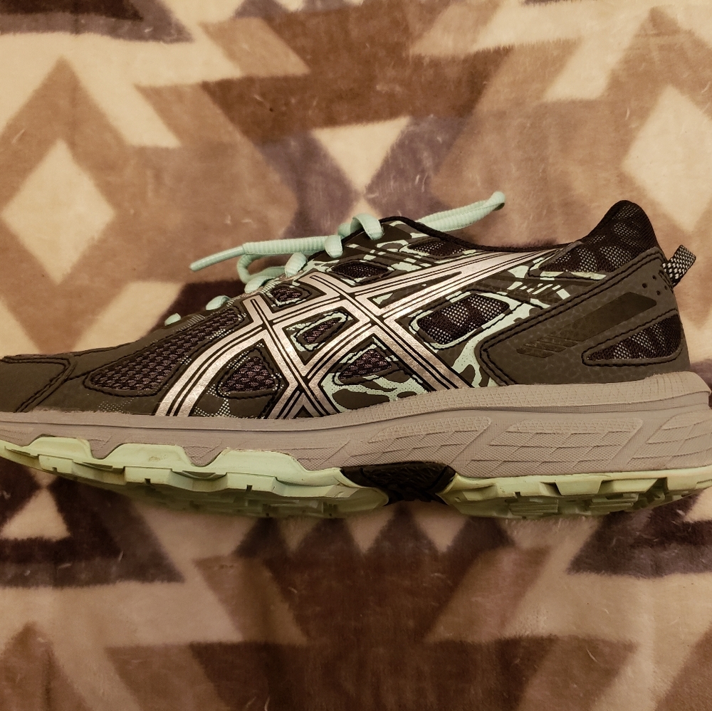 Asics - Picture 2 of 3